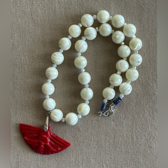 20 inch Coral and MOP bead necklace NWOT - Picture 4 of 15